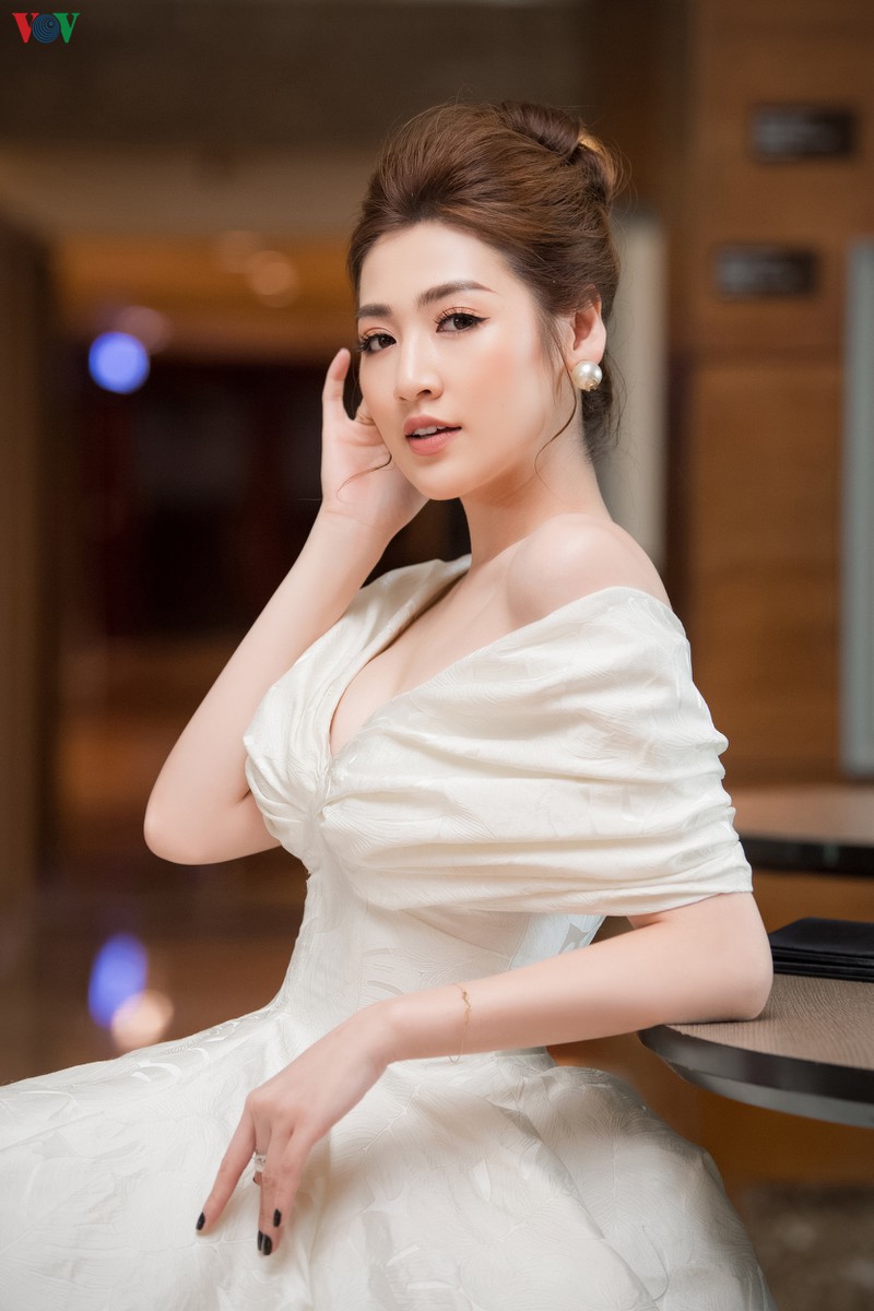 a hau tu anh tiet lo chi co 500.000 dong trong vi moi khi ra duong hinh 6