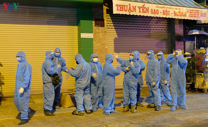 phun khu trung khu vuc phong toa 3 benh vien tai da nang hinh 7