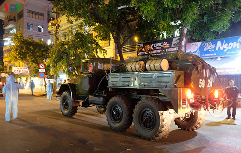 phun khu trung khu vuc phong toa 3 benh vien tai da nang hinh 9