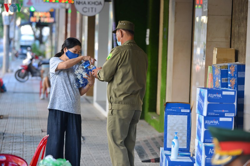 da nang dung kinh doanh cua hang an uong giai khat hinh 1