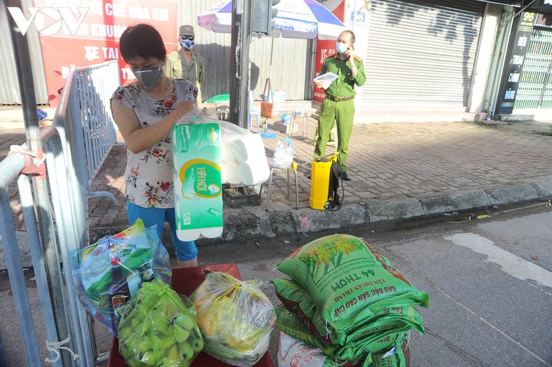 anh: hai duong siet chat kiem soat toan thanh pho, han che dich lay lan hinh 12