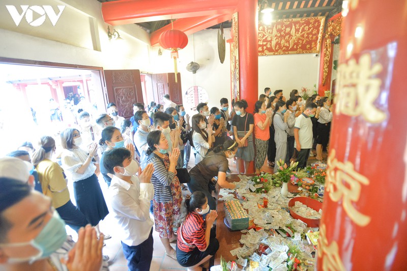 chen chuc le phu tay ho mung 1 thang 7 am lich bat chap dich covid-19 hinh 11