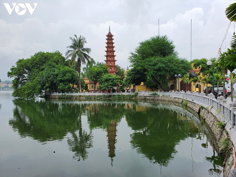nhieu di tich, danh lam thang canh tai ha noi van mo cua nhung khong co khach hinh 6