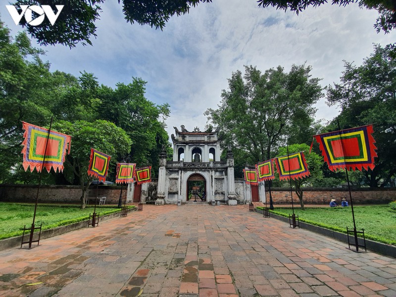 nhieu di tich, danh lam thang canh tai ha noi van mo cua nhung khong co khach hinh 1