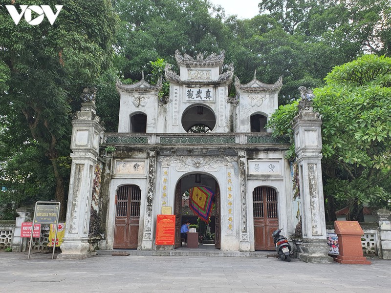 nhieu di tich, danh lam thang canh tai ha noi van mo cua nhung khong co khach hinh 7