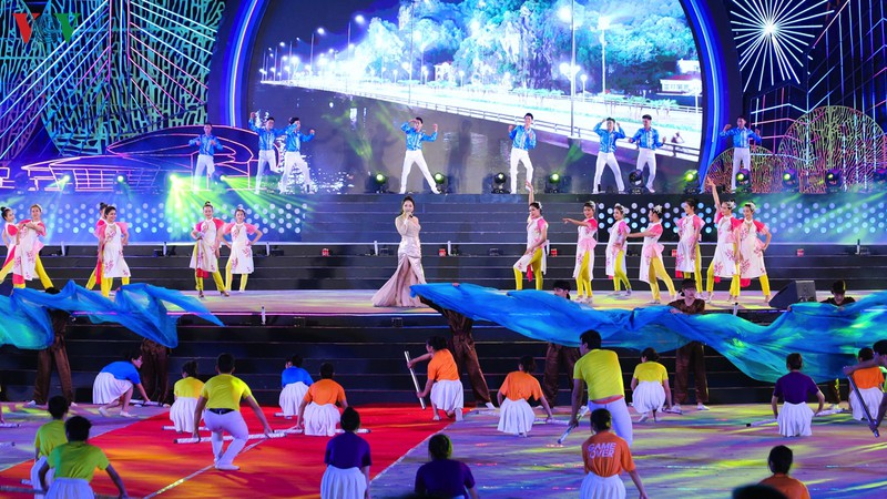 ha long tro thanh thanh pho truc thuoc tinh lon nhat ca nuoc hinh 11