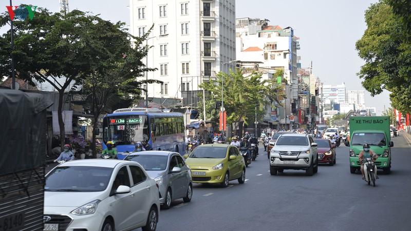 tphcm giao thong thong suot trong ngay nghi tet dau tien hinh 2