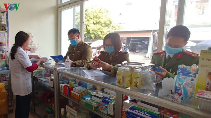 nha thuoc bi xu phat 20 trieu dong vi tang gia ban khau trang hinh 1