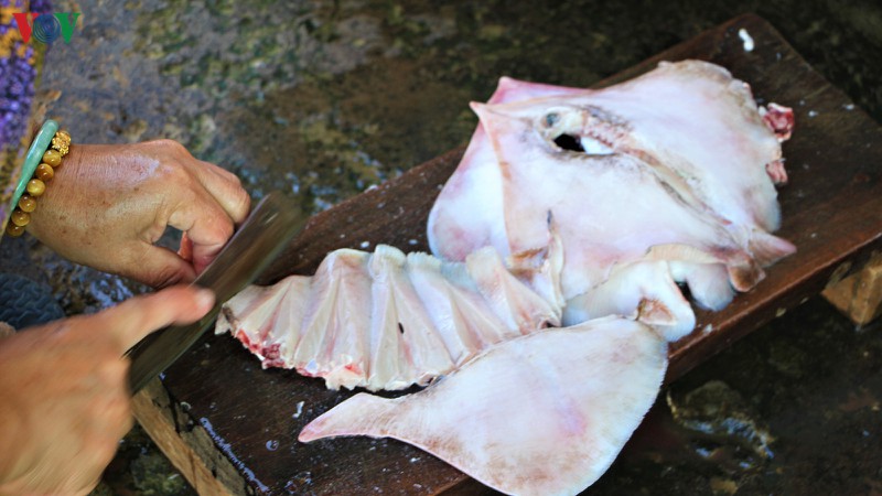 nhon nhip lang kho bien tran de vao mua hinh 8