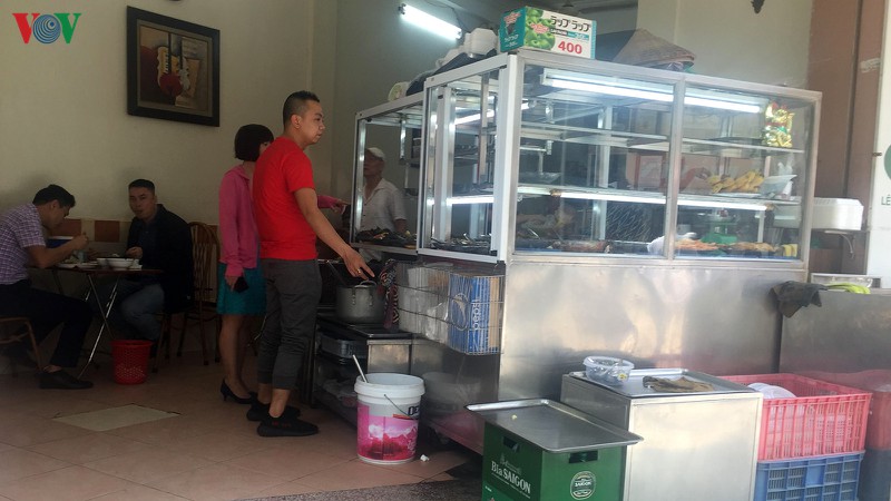 lo ngai dich covid 19, nhieu hang quan o ha noi e am, vang khach hinh 8