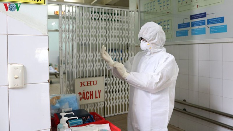 12 nguoi tren chuyen bay vn0054 am tinh voi virus sars cov-2 hinh 1