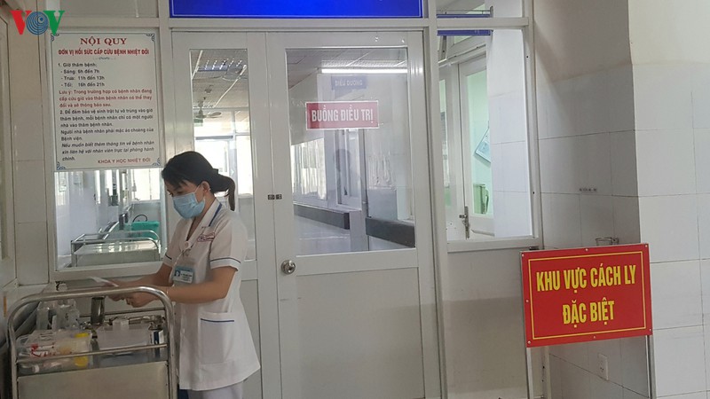nhung bac si da nang cang minh chong dich covid-19 hinh 2