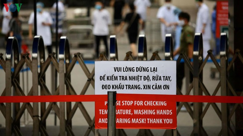 benh vien bach mai ngay dau "noi bat xuat, ngoai bat nhap" hinh 2
