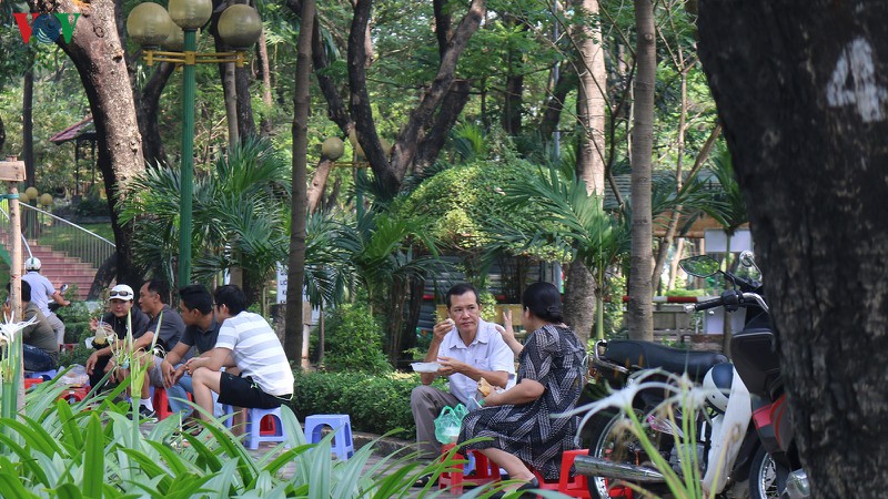 khap nga tphcm dong duc nhu khong co "cach ly xa hoi" hinh 12