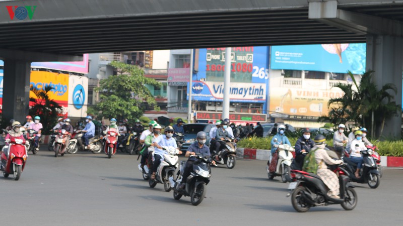 khap nga tphcm dong duc nhu khong co "cach ly xa hoi" hinh 3