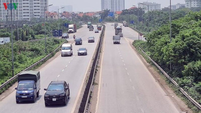 cach ly xa hoi: cua ngo thu do van dong nguoi tham gia giao thong ngay cuoi tuan hinh 11