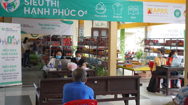sieu thi hanh phuc 0 dong den voi nguoi ngheo o tphcm hinh 1