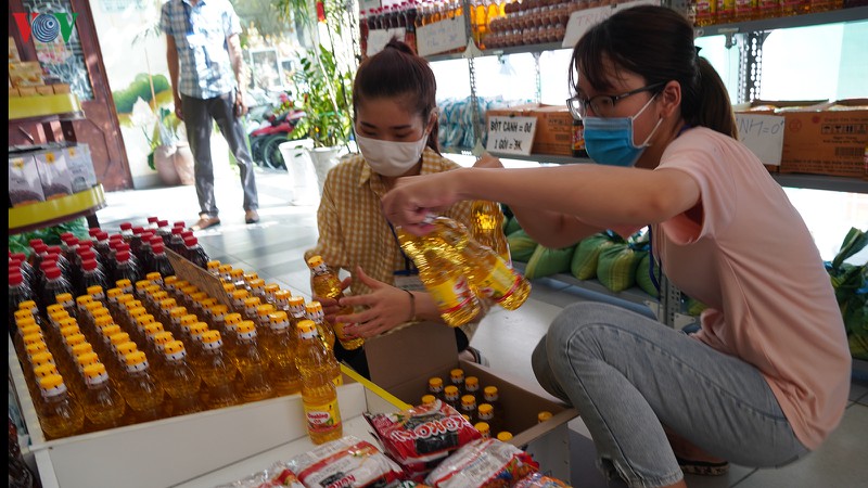 sieu thi hanh phuc 0 dong den voi nguoi ngheo o tphcm hinh 7