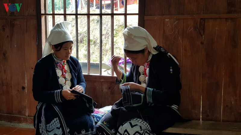 nghe theu tho cam giup phu nu dao nang cao thu nhap hinh 2