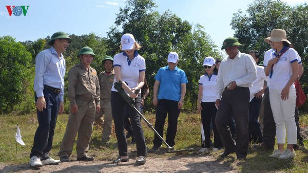 hop tac khac phuc hau qua bom min o tinh quang binh hinh 1