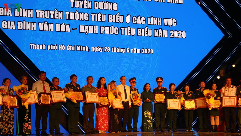 tuyen duong 183 gia dinh truyen thong, van hoa, hanh phuc hinh 1