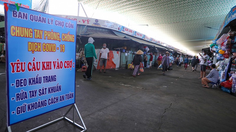 nguoi dan da nang nhao ra cho mua thuc pham tich tru hinh 14