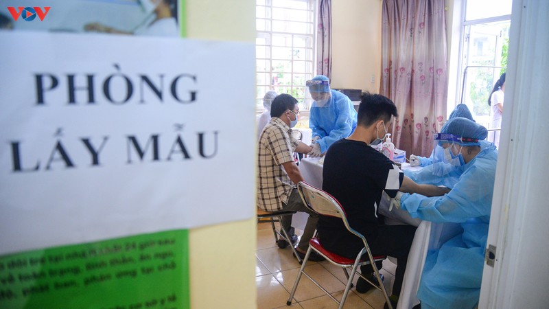 quang ninh: nguoi dan doi mua di test nhanh covid-19 hinh 8