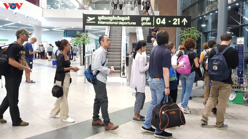 campuchia noi long quy dinh nhap canh doi voi nguoi nuoc ngoai hinh 1