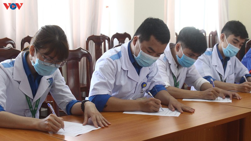 hon 300 sinh vien nganh y tinh nguyen tham gia chong dich covid-19 hinh 1