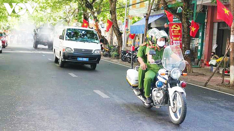 anh: hai phong phun hoa chat khu khuan cac tuyen duong chinh hinh 7