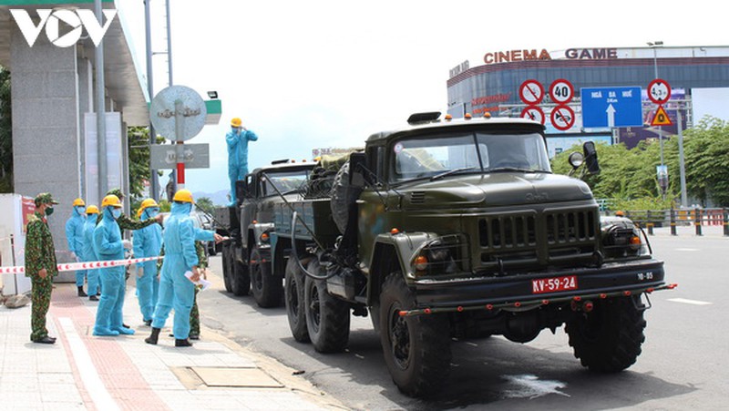 quan khu 5 phun thuoc khu khuan tai quan thanh khe, da nang hinh 1
