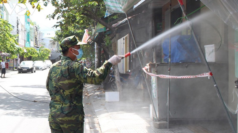 quan khu 5 phun thuoc khu khuan tai quan thanh khe, da nang hinh 4