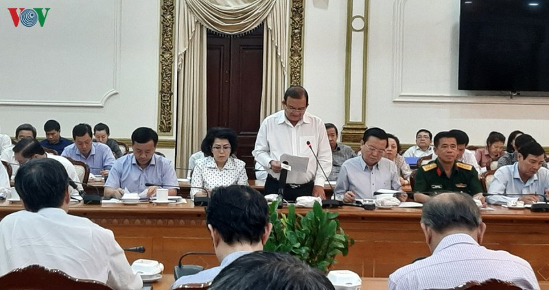 tam dung cap phep lao dong tu vung dich han quoc den tphcm lam viec hinh 1