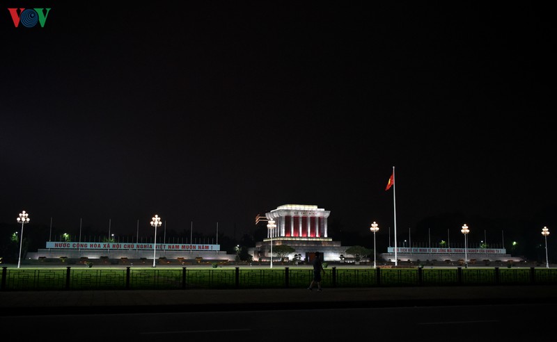 ha noi - dem nam mo pho dong hinh 17