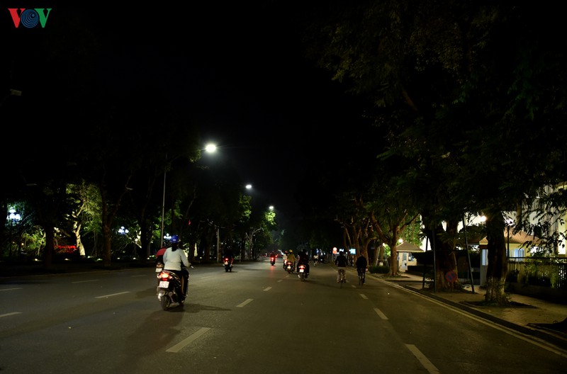 ha noi - dem nam mo pho dong hinh 10
