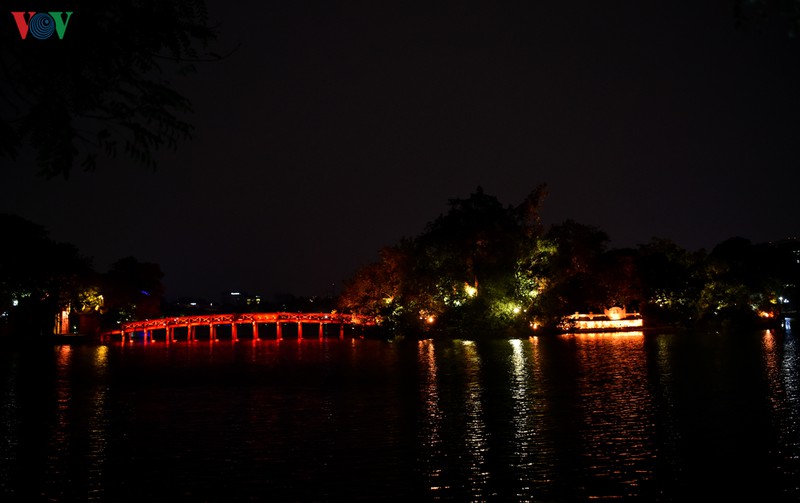 ha noi - dem nam mo pho dong hinh 8
