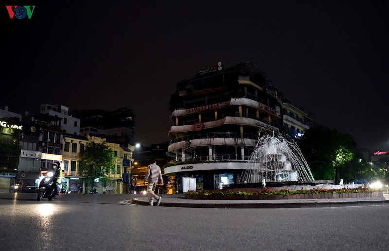 ha noi - dem nam mo pho dong hinh 11