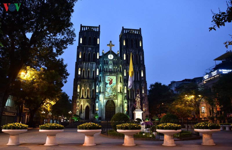 ha noi - dem nam mo pho dong hinh 3