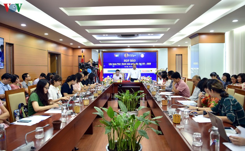 lhpt toan quoc lan thu xiv-2020 mang dam hoi tho cua cuoc song hien dai hinh 1
