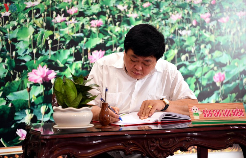thanh kinh dang huong tuong niem tai khu di tich nguyen sinh sac hinh 2