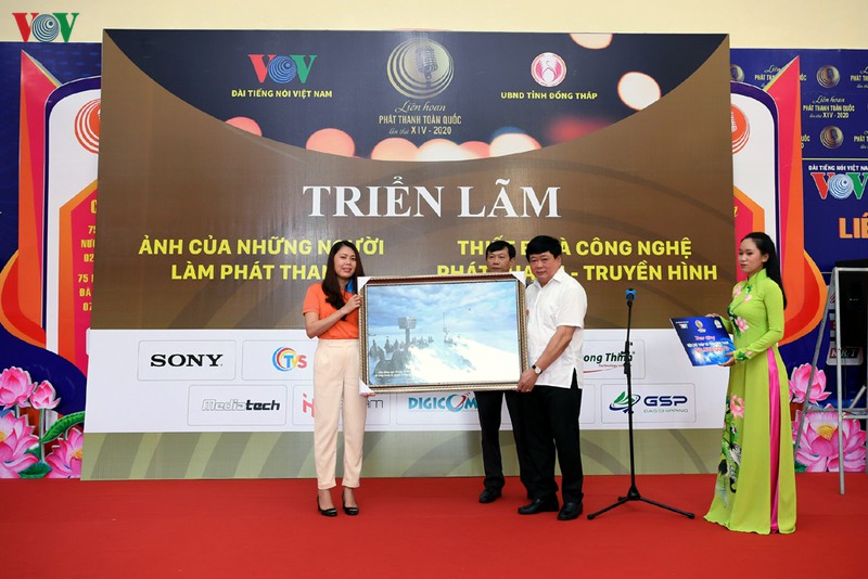khai mac 2 trien lam trong khuon kho lhpt toan quoc lan thu xiv hinh 3
