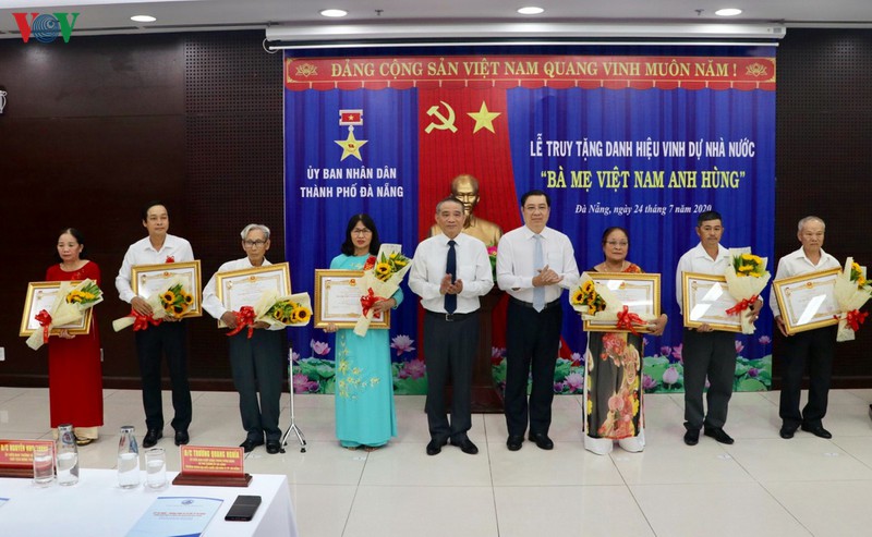 da nang truy tang danh hieu vinh du nha nuoc cho 7 me viet nam anh hung hinh 1
