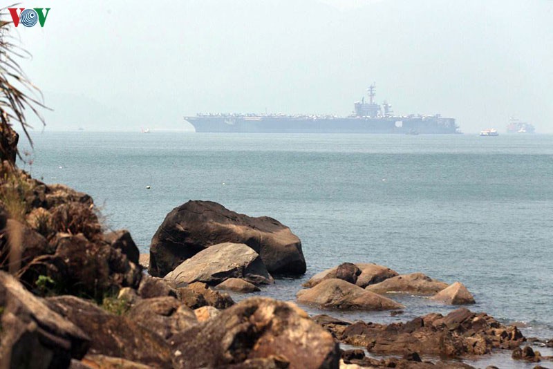 can canh tau san bay my uss carl vinson dang tham tp da nang hinh 15