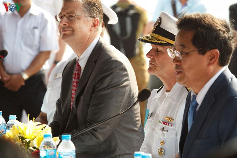 can canh tau san bay my uss carl vinson dang tham tp da nang hinh 7