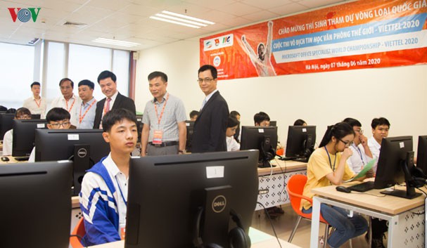 tim kiem 3 nha vo dich quoc gia du thi giai tin hoc van phong the gioi hinh 2