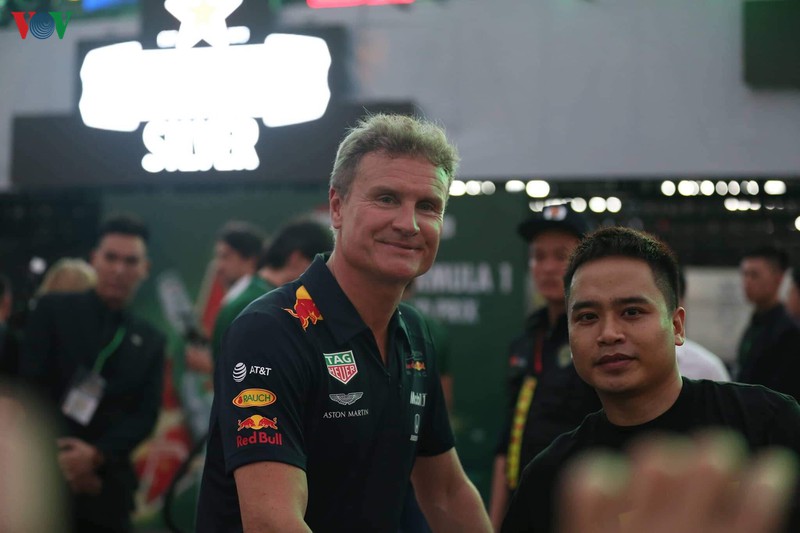 can canh: sieu xe dua f1 "ra mat" khan gia thu do ha noi hinh 4