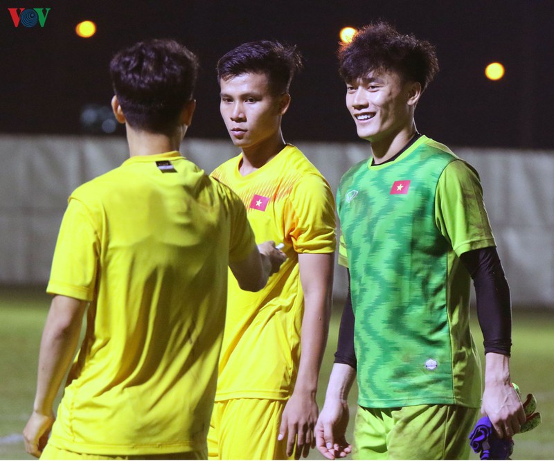 chum anh: u23 viet nam hao hung tap luyen, thay park "chi bai" quang hai hinh 12