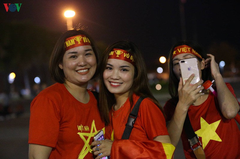 anh: nhung bong hong tiep lua cho u23 viet nam o buriram hinh 2