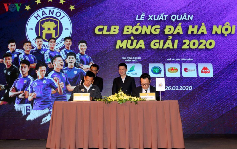 van quyet noi gi sau khi ky hop dong "tron doi" voi ha noi fc? hinh 1