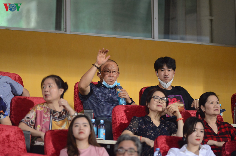 ha noi fc "de bep" hagl, thay park lai hay lo khi vi hanh o hang day? hinh 1